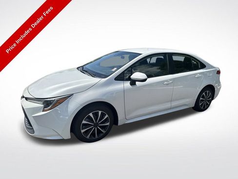 Used 2020 Toyota Corolla LE FWD image 1