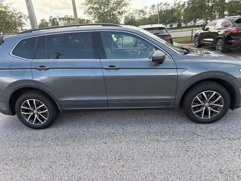 Used 2019 Volkswagen Tiguan SE w/ Panoramic Sunroof Package FWD image 25
