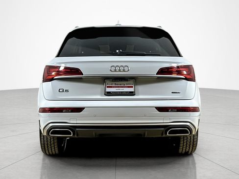 Used 2023 Audi Q5 2.0T Premium w/ Convenience Package AWD/4WD image 4