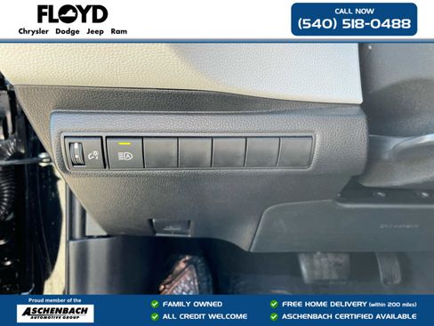 Used 2024 Toyota Corolla SE FWD image 12
