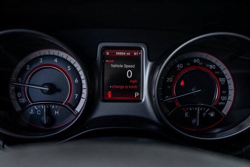 Used 2020 Dodge Journey Crossroad FWD image 13