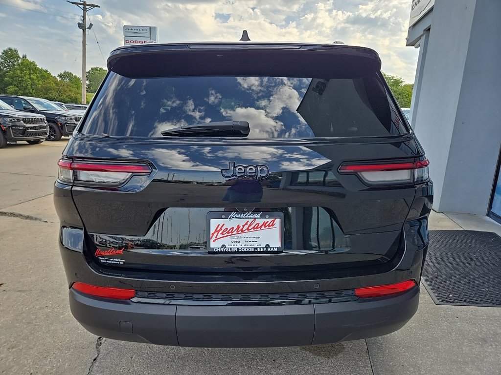 Used 2024 Jeep Grand Cherokee L Altitude AWD/4WD image 38