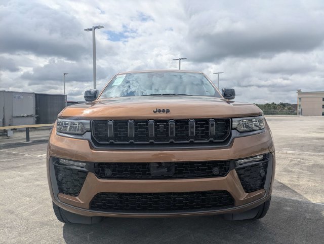 New 2026 Jeep Grand Cherokee Limited AWD/4WD image 9