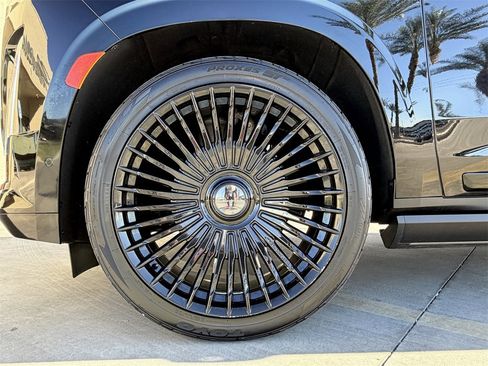 Certified 2022 Cadillac Escalade ESV Sport w/ Touring Package image 9