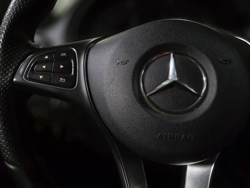 Used 2019 Mercedes-Benz Metris Passenger image 22