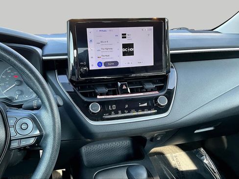 Used 2025 Toyota Corolla LE FWD image 7