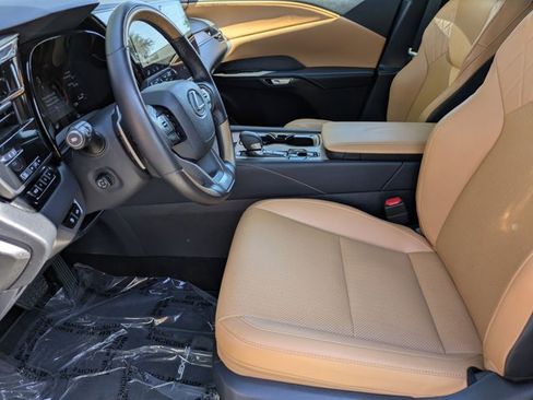 Used 2025 Lexus RX 350 Premium w/ Accessory Package (Z1) image 10