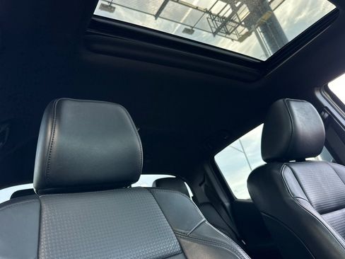 Used 2018 Toyota Tacoma TRD Sport AWD/4WD image 16