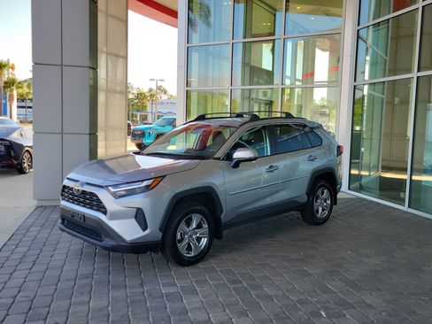 Used 2024 Toyota RAV4 XLE w/ Convenience Package image 1