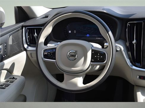Certified 2026 Volvo V60 B5 Cross Country Plus w/ Protection Package Premier AWD/4WD image 17