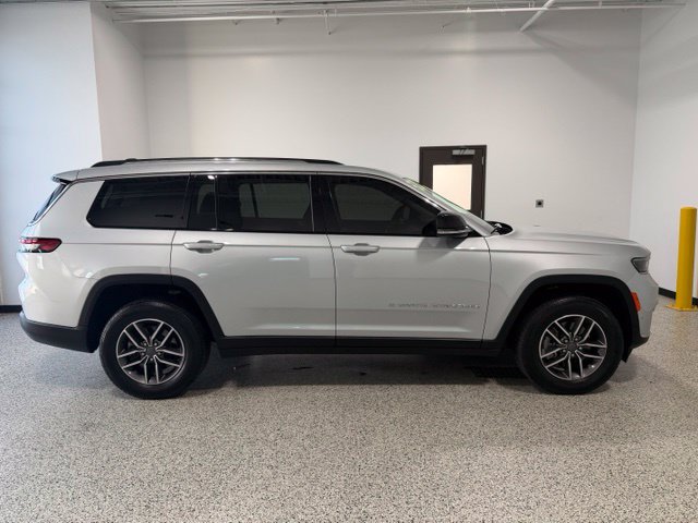 Used 2023 Jeep Grand Cherokee L Limited AWD/4WD image 38