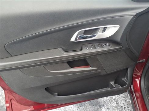 Used 2017 Chevrolet Equinox LT w/ Convenience Package image 11