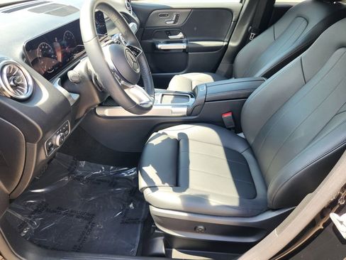 Used 2024 Mercedes-Benz GLB 250 image 9