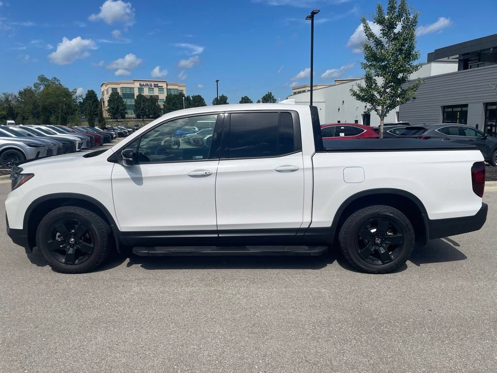 Used 2025 Honda Ridgeline Black Edition image 9