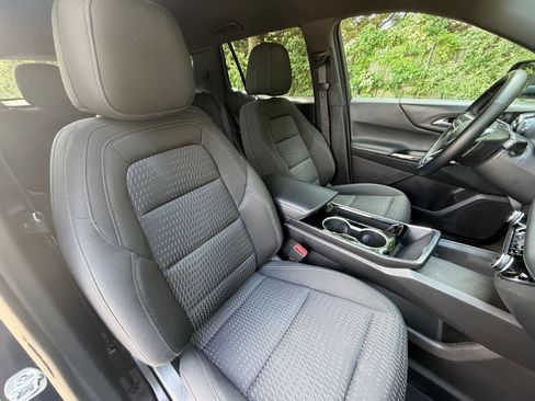 Used 2025 Chevrolet Equinox LT FWD image 36