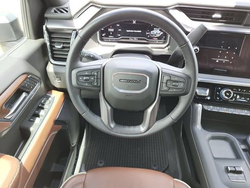Used 2025 GMC Sierra 2500 Denali Ultimate AWD/4WD image 14