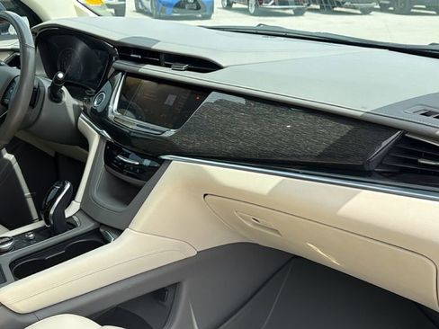 Used 2021 Cadillac XT6 Premium Luxury FWD image 35