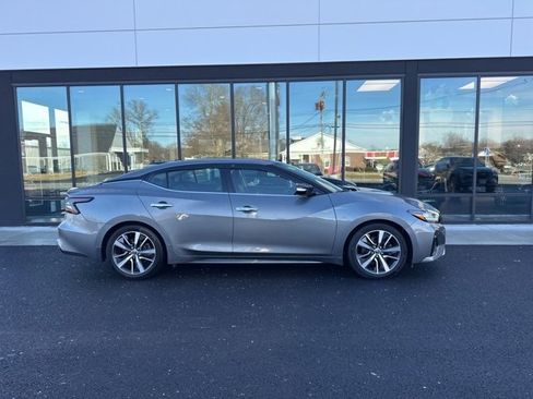 Used 2019 Nissan Maxima 3.5 SL w/ Floor Mat Group image 2