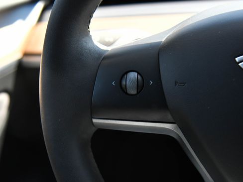 Used 2022 Tesla Model 3 Standard Range RWD image 29