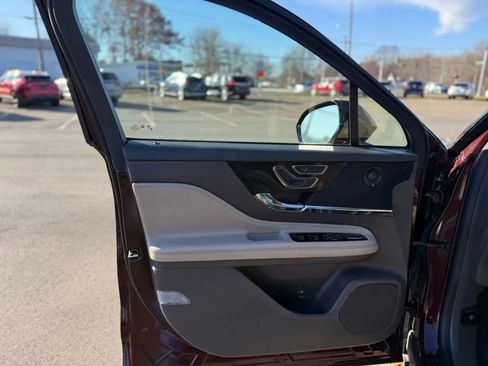 Used 2021 Lincoln Corsair Reserve w/ Elements Package image 8