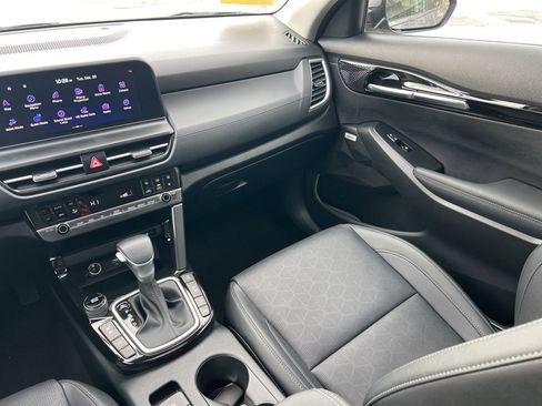 Certified 2025 Kia Seltos SX w/ SX Sunroof Package image 22