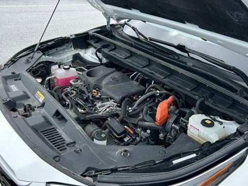 Used 2021 Toyota Highlander XLE image 83