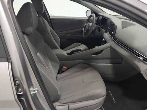 Used 2025 Hyundai Elantra Sport FWD image 21