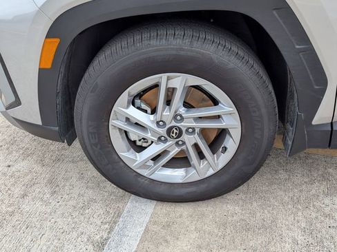 New 2026 Hyundai Tucson SE image 9