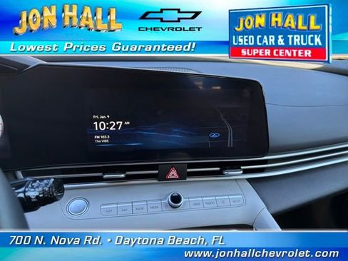 Used 2023 Hyundai Elantra Limited image 23