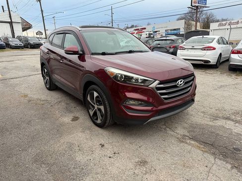 Used 2016 Hyundai Tucson Sport image 7