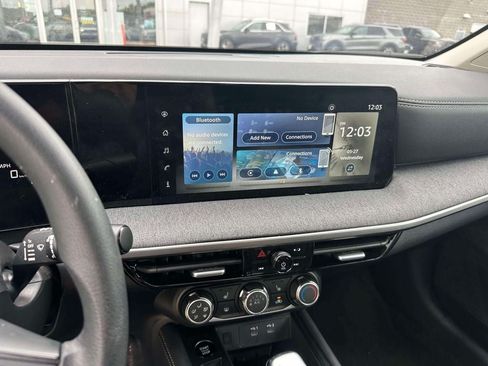 Used 2025 Nissan Kicks SV w/ SV Premium Package AWD/4WD image 27