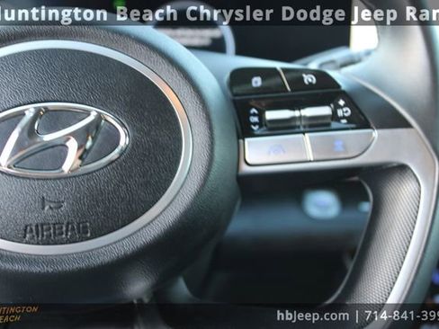 Used 2023 Hyundai Elantra Limited image 18