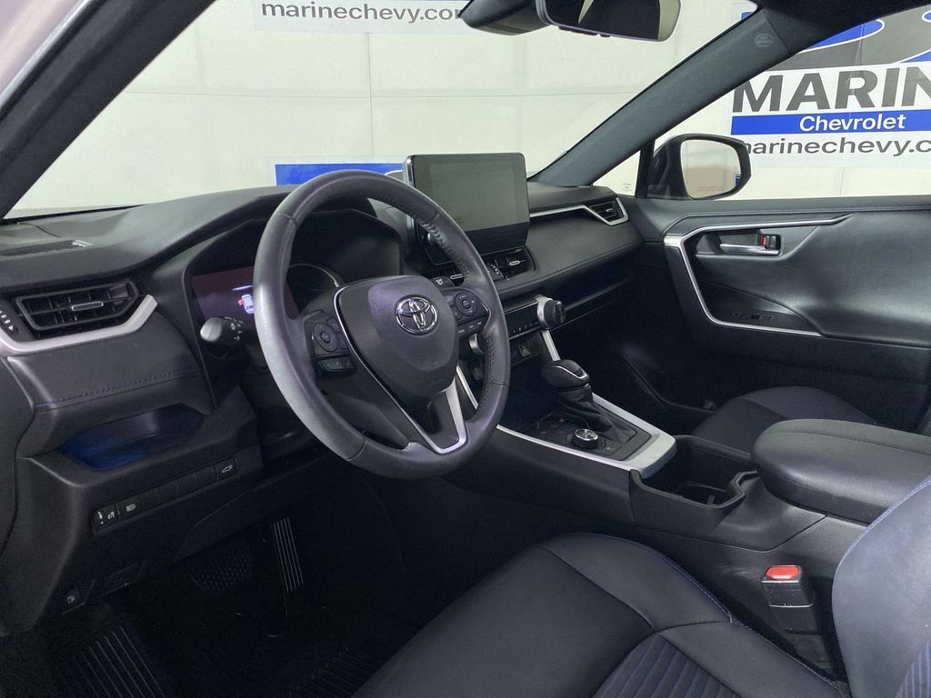 Used 2023 Toyota RAV4 XSE AWD/4WD image 15