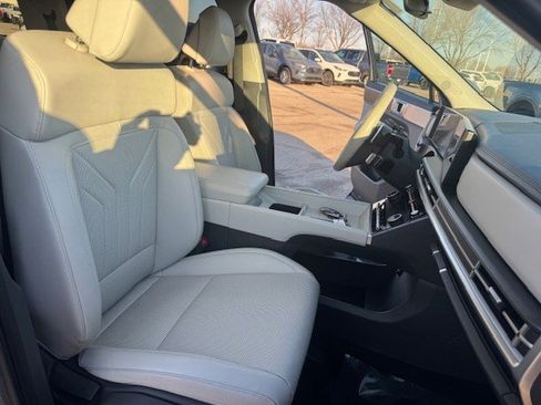 Used 2025 Hyundai Santa Fe SEL image 38