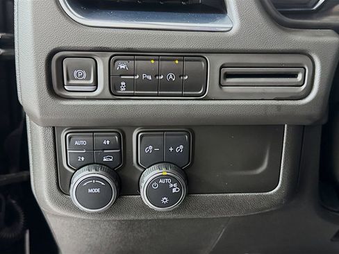 Used 2023 Chevrolet Tahoe LS image 9