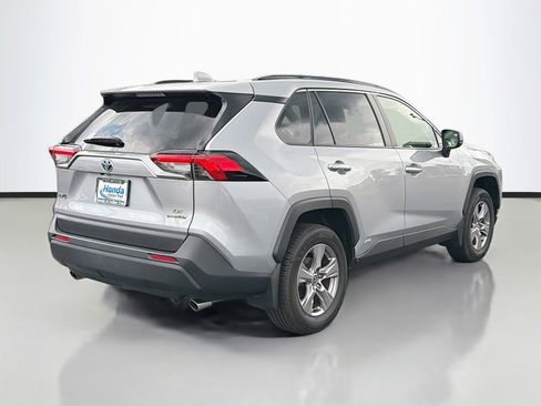 Used 2024 Toyota RAV4 LE AWD/4WD image 5