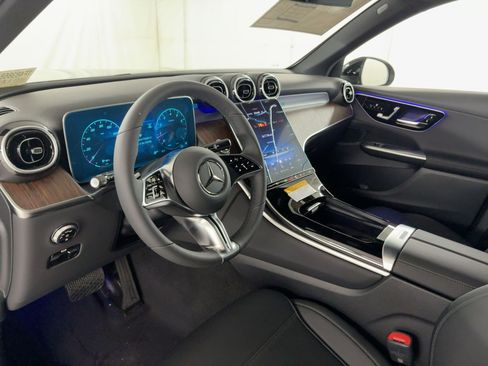 Certified 2026 Mercedes-Benz GLC 300 image 4