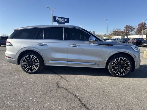 Used 2020 Lincoln Aviator Black Label w/ Class IV Trailer Tow Package image 9