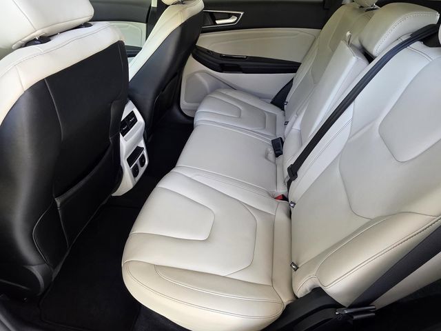 Used 2020 Ford Edge Titanium FWD image 9