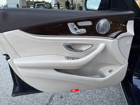 Used 2017 Mercedes-Benz E 300 image 9