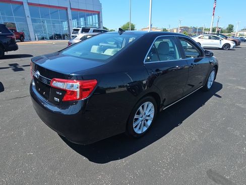 Used 2012 Toyota Camry XLE w/ Leather Pkg FWD image 3