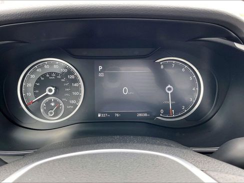 Used 2025 Genesis G70 2.5T image 12