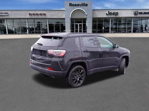 New 2026 Jeep Compass Altitude image 3
