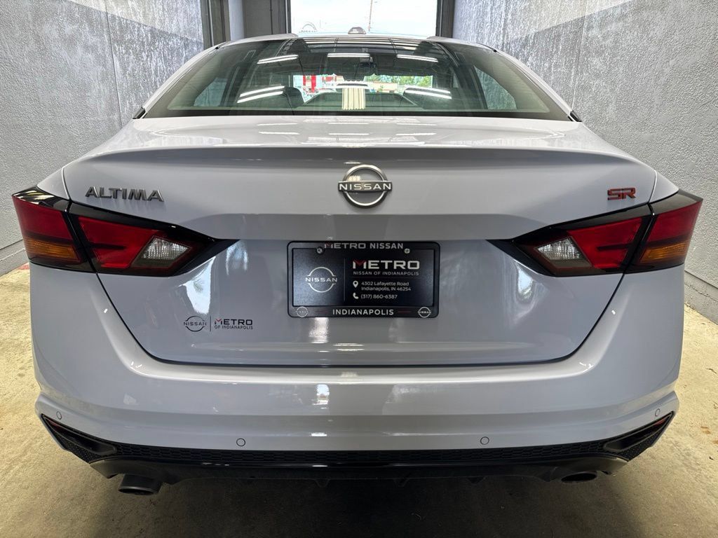 Used 2024 Nissan Altima 2.5 SR FWD image 24
