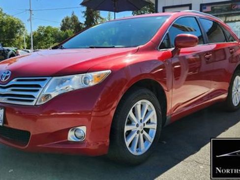 Used 2010 Toyota Venza image 2