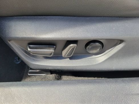 Used 2025 Toyota Camry SE FWD image 18