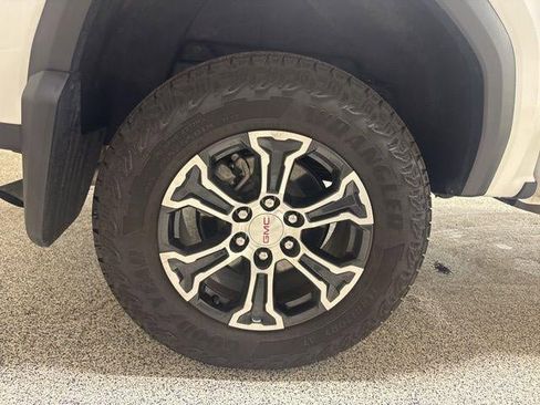 Used 2024 GMC Canyon AT4 w/ AT4 Premium Package image 32