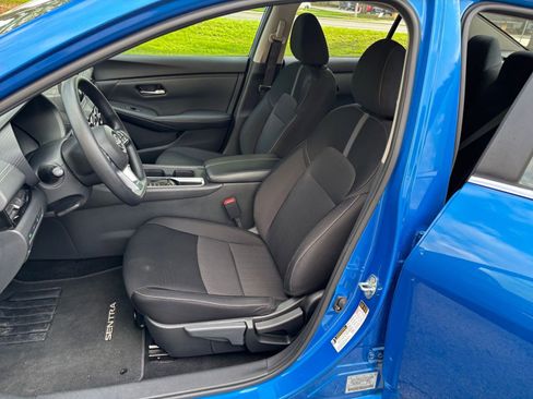 Used 2025 Nissan Sentra SV FWD image 31