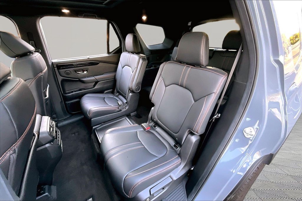 Certified 2025 Honda Pilot TrailSport image 16
