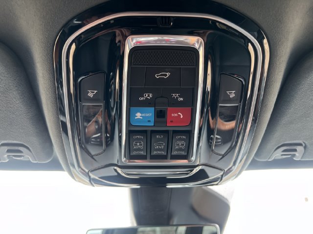 Used 2023 Jeep Grand Wagoneer Series II AWD/4WD image 37